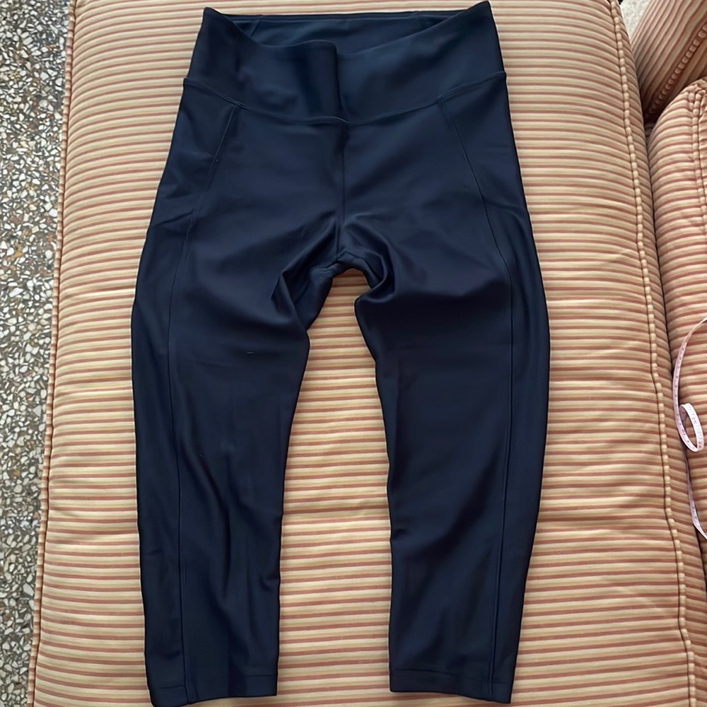 Under Armour athletic leggings black and blue - all tags have been removed